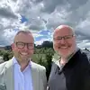 Auf dem Bild sieht man Dominique Jean-Daniel Jundt, Vorsorgeberater Berufliche Vorsorge bei Pax, und Jörg Sennrich von KMU Next.